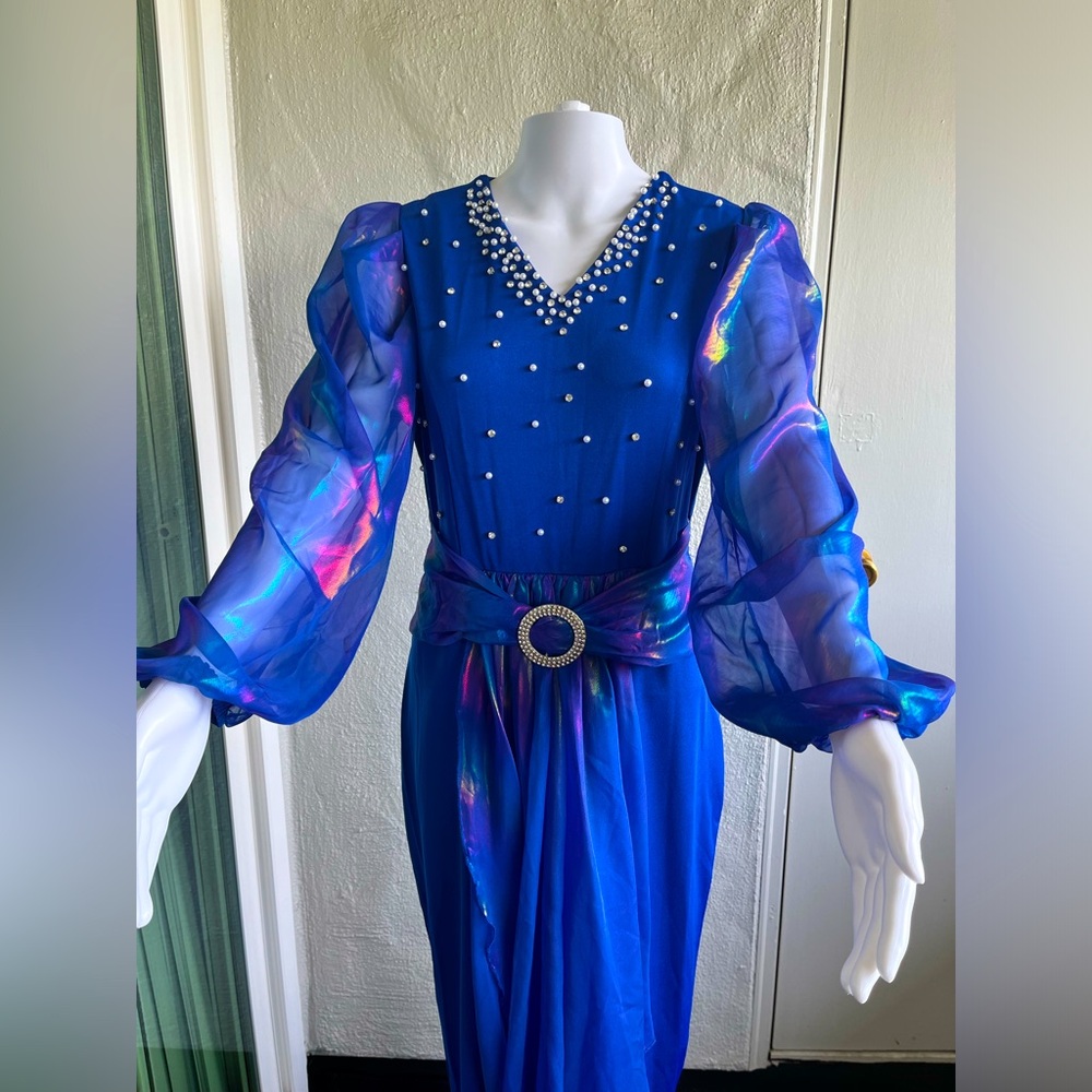 party dress, knee less dress, long sleeve, body shape dress, blue dress, lantern